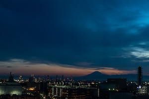 川崎の夜景と富士山